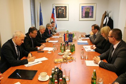 Sastanak direktora Centra za razminiranje sa ambasadorima SAD i Slovenije i direktorom ITF-a